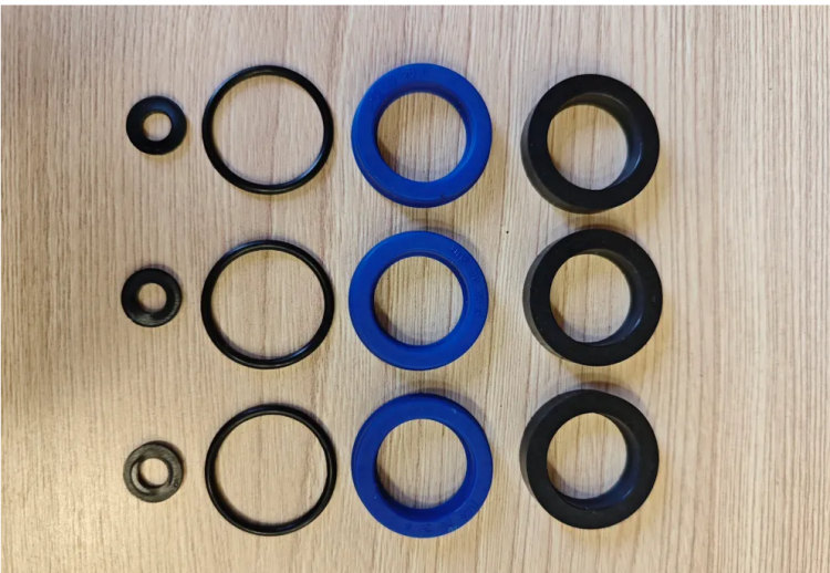 Ремкомплект манжет CATPumps 5SP2120W, 5SP2140WCS, 5SP2150W (АНАЛОГ) Ремкомплект манжет CATPumps 5SP2120W, 5SP2140WCS, 5SP2150W (АНАЛОГ)